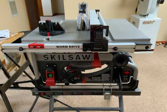 Skilsaw SPT99T-01 vs DeWalt DWE7485